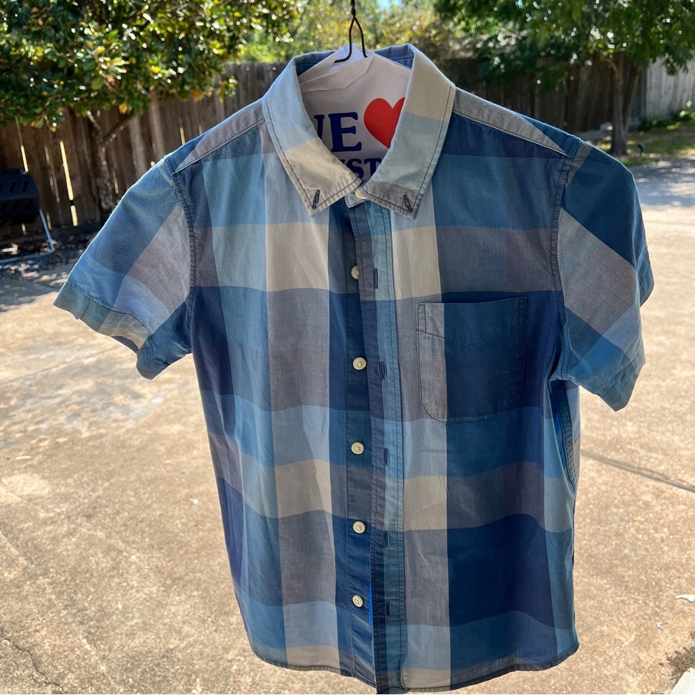 Blue plaid GAP big boys shirt sleeve button up shirt.